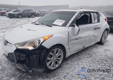 2015 Hyundai Veloster z USA, uszkodzony, nr VIN KMHTC6AD2FU225168